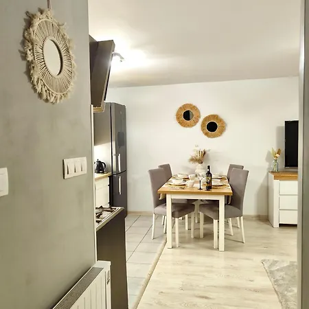 Pod Trzynastka Διαμέρισμα *